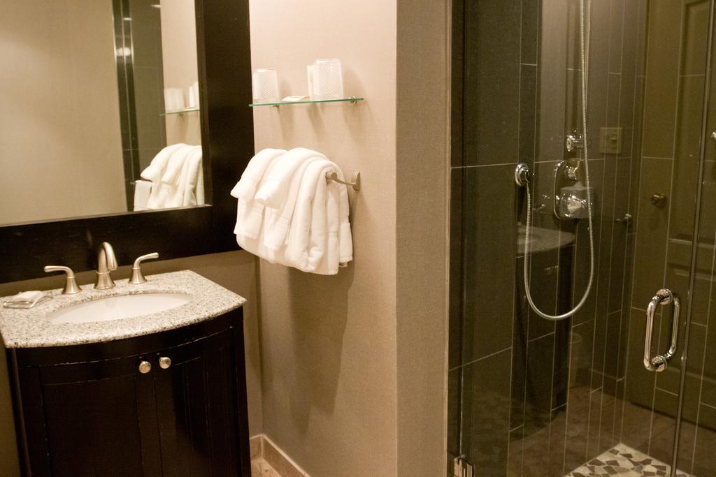 Shaw Club Hotel Ниагара-он-те-Лейк Экстерьер фото